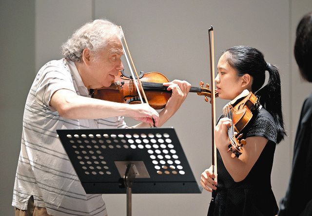 バイオリン名教授のザハール・ブロンさん 名古屋で1対1の熱い指導