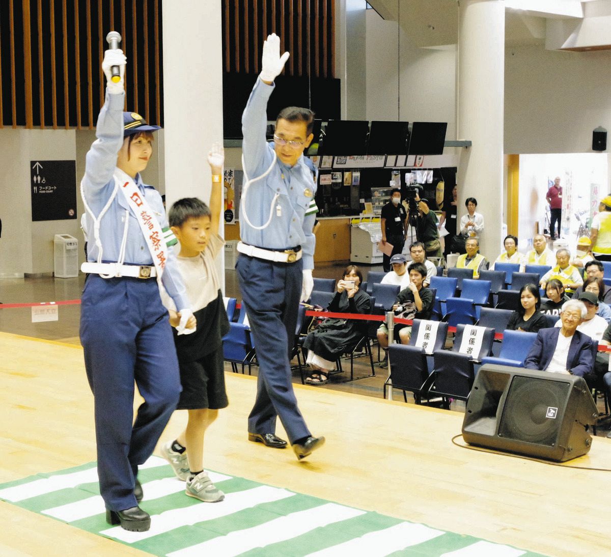 白井奈津さんが蒲郡署の一日署長に「一人ひとりが思いやりを持って行動