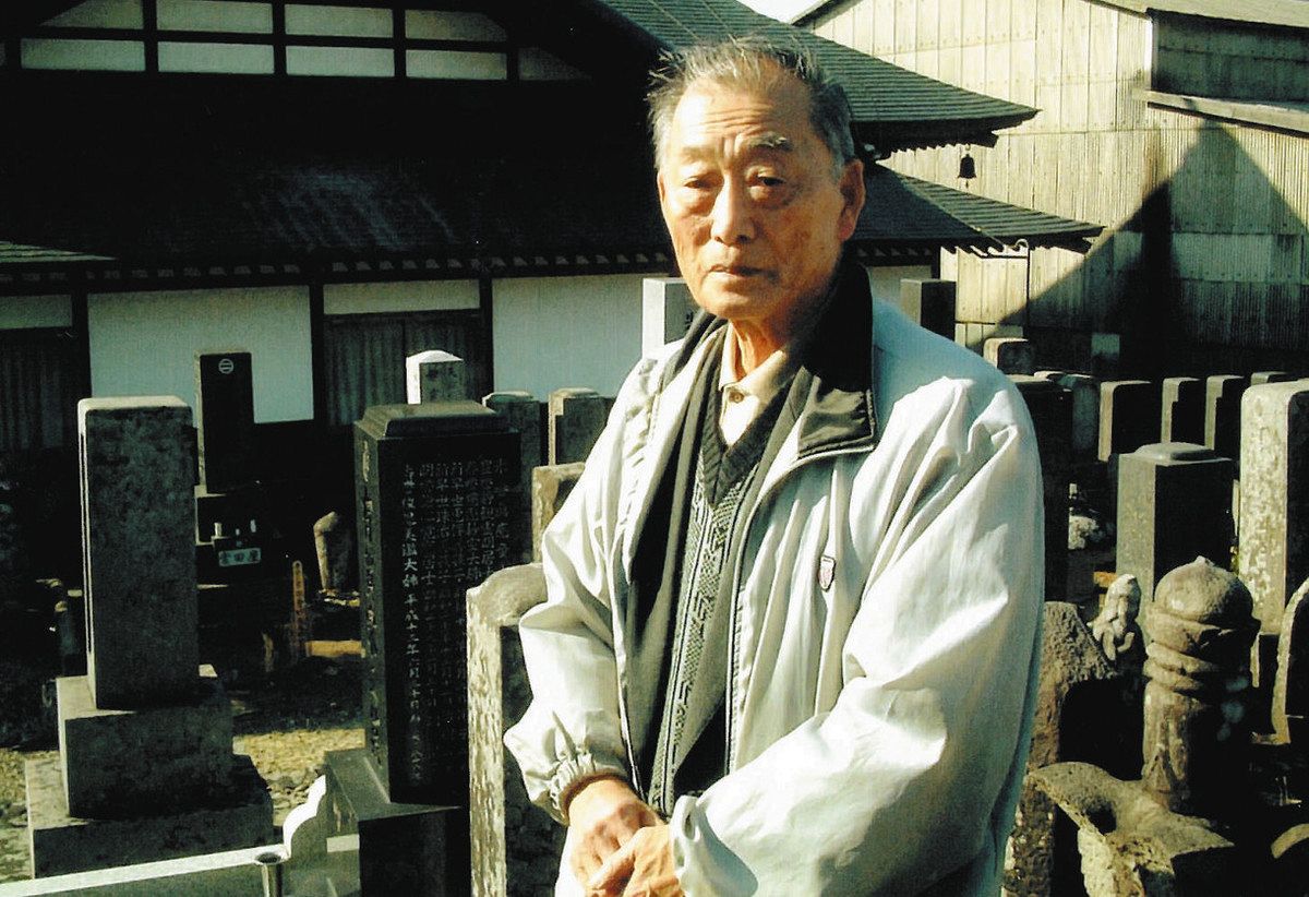 爪痕 伊那谷の戦後80年＞（3）戦艦大和の艦長を顕彰 有賀幸作記念碑