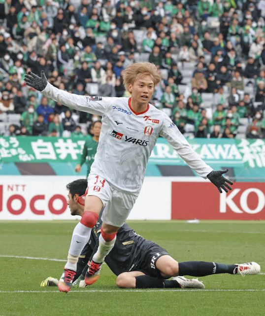 ◇名古屋グランパス・森島司、左足でふわりと浮かした技あり先制