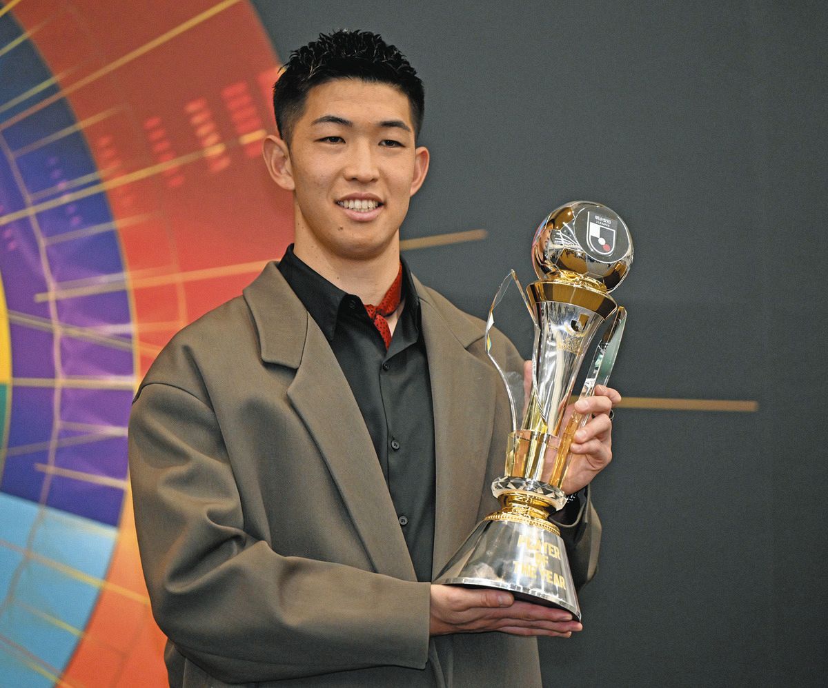 鹿島GK早川友基、壇上のMVPスピーチで感極まる「泣きそうになった」 GK