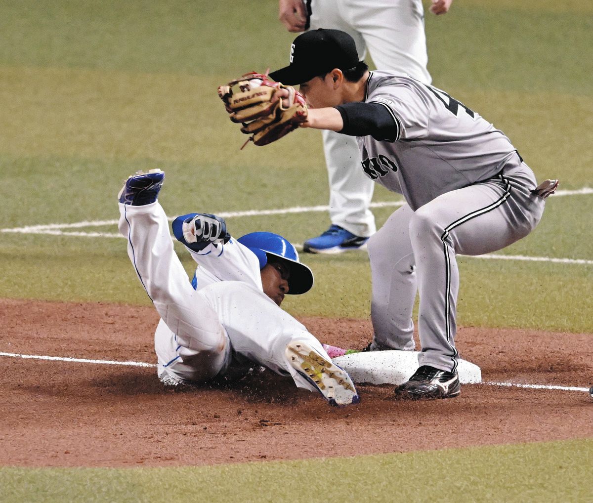 ◇中日・上林誠知、魅せた！”神走塁”【写真複数】：中日スポーツ