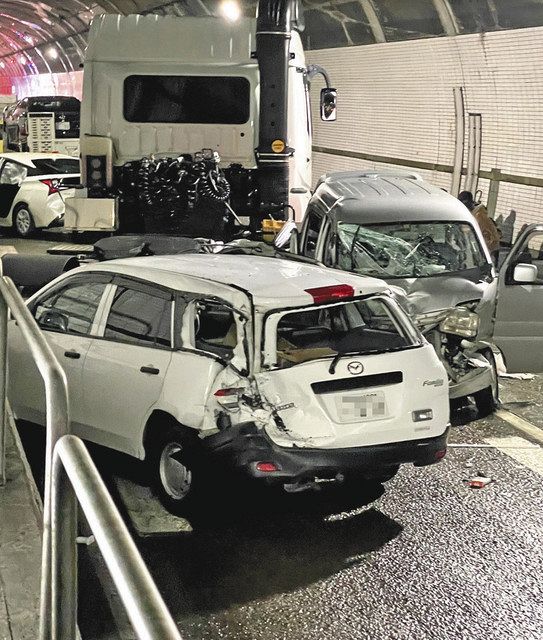 敦賀トンネル 45台事故 北陸道 単独、追突 6人けが：日刊県民福井Web