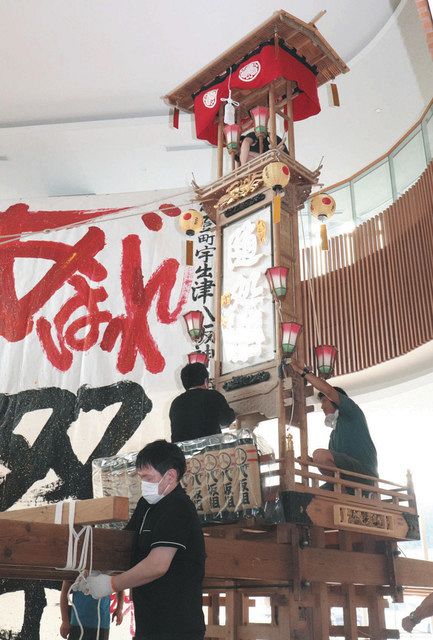 あばれ祭 盛り上がれ 能登町役場にキリコ登場:北陸中日新聞Web