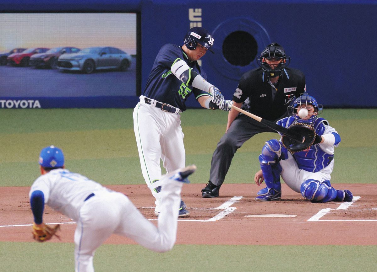 ヤクルト・村上宗隆、今季初の”4番”弾! 中日先発・柳から先制の ヤクルト・村上宗隆、今季初の”4番”弾! 中日先発・柳から先制の