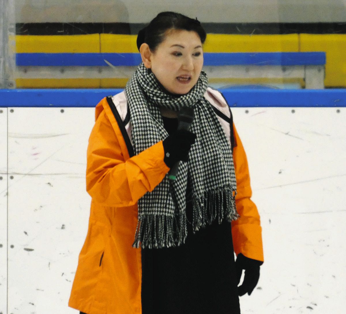 銀メダル 女性と花の彫刻 2004年 本日の日本 礼宮文仁親王殿下 御成婚記念 純銀メダル（純金仕上げ