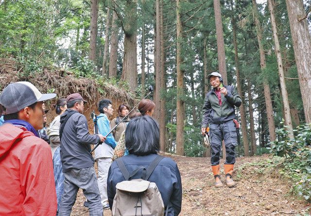 持続可能変わる林業 自然に配慮、小規模に 美山で「自伐型」大学校
