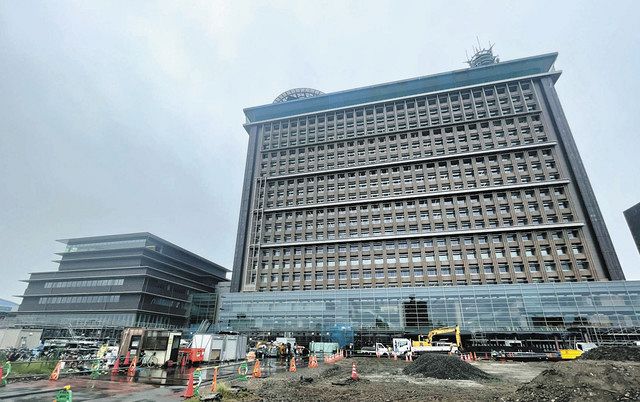 23年1月開庁へ向け定礎式 県新庁舎おおむね完成:中日新聞Web