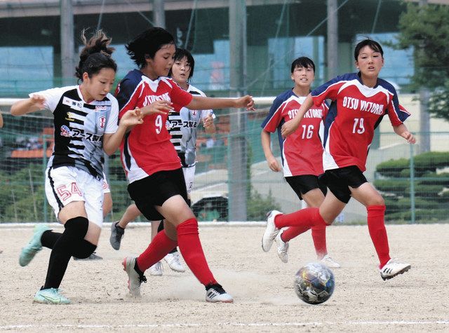 県内外から強豪２０チーム 甲賀でｕ １５女子サッカー開幕 中日新聞web