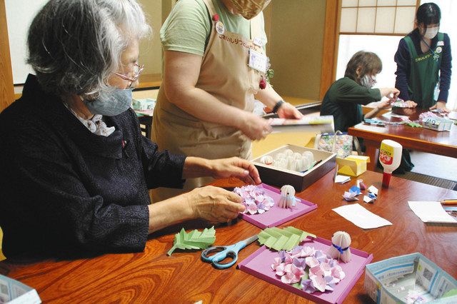 折り紙で アジサイ 新居図書館で工作教室 中日新聞しずおかweb
