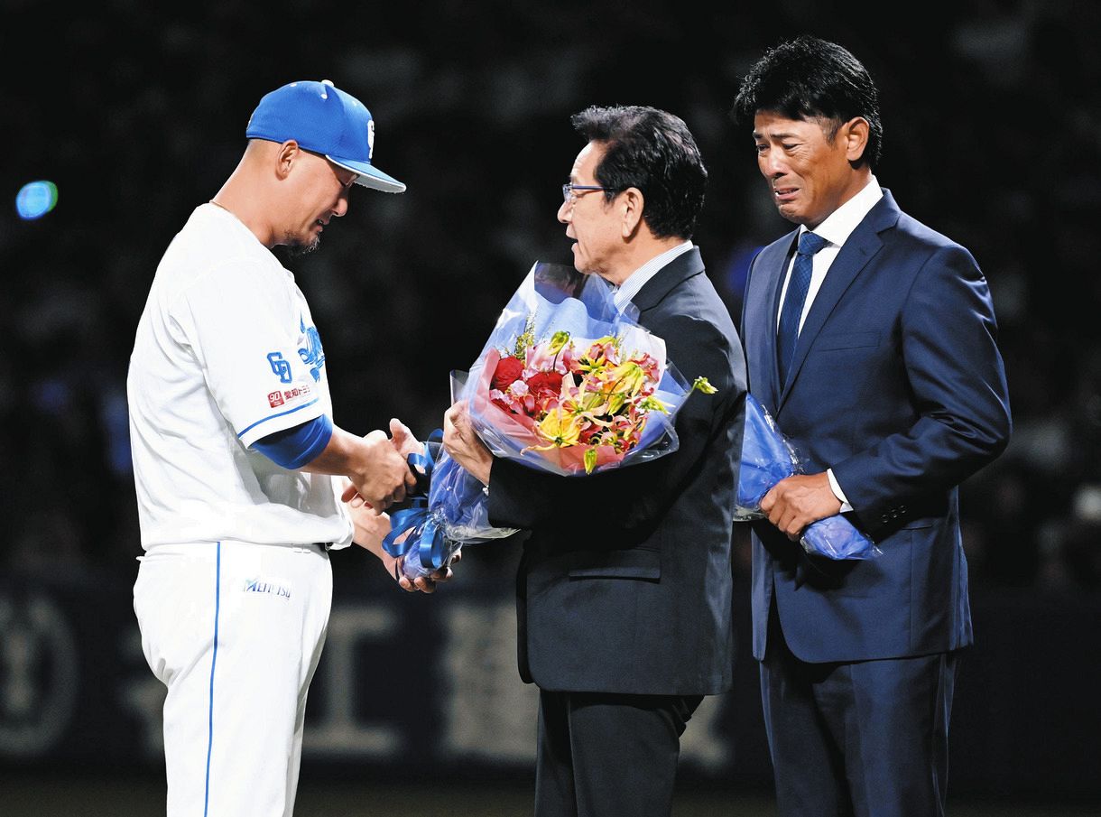 中日・中田翔の引退セレモニーに栗山英樹さん、稲葉篤紀さんが 