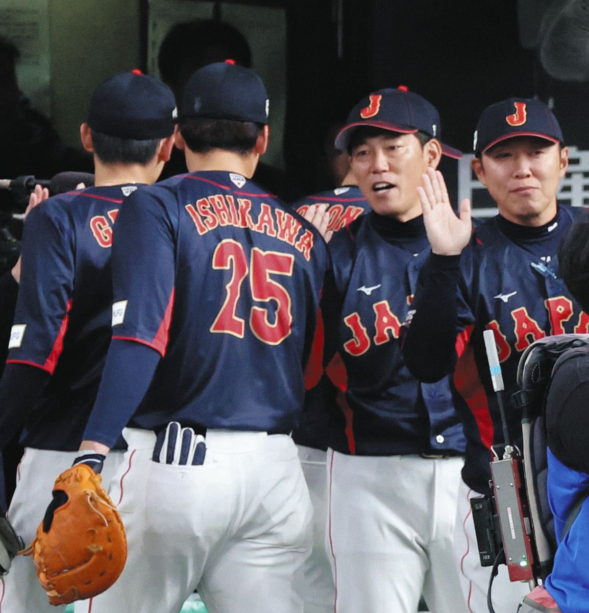 侍ジャパン】計6投手がつないだ圧巻の完全リレーで欧州代表に連勝 井端