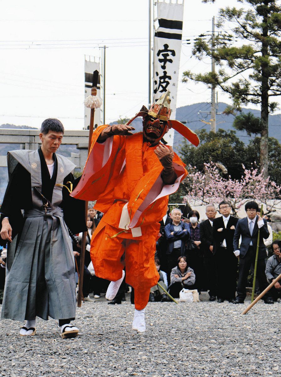 王の舞で豊漁豊作を祈る 若狭町・宇波西神社の例大祭：中日新聞Web