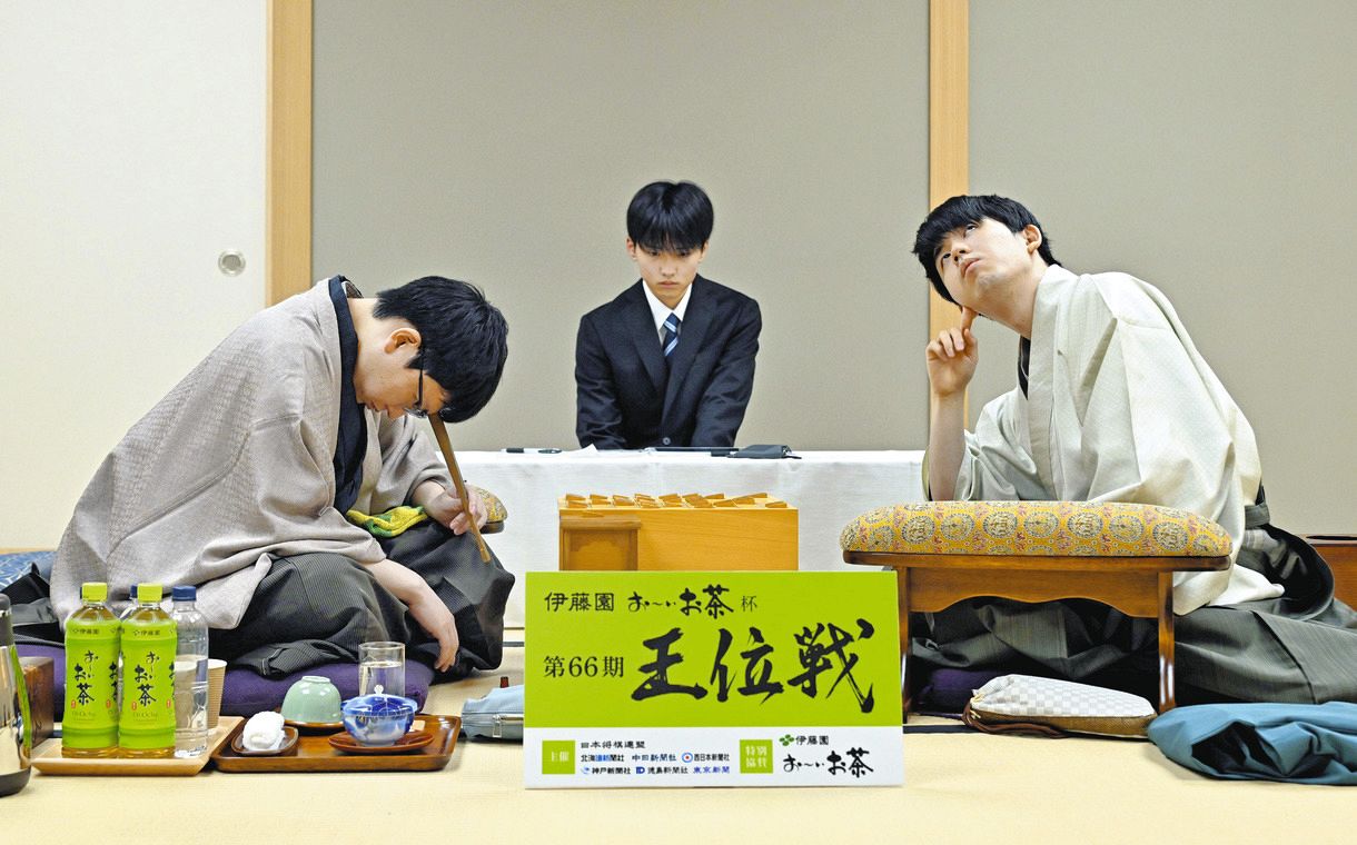 王位戦7番勝負第6局、藤井聡太王位の一手で「類型のない力勝負に」:中日新聞Web