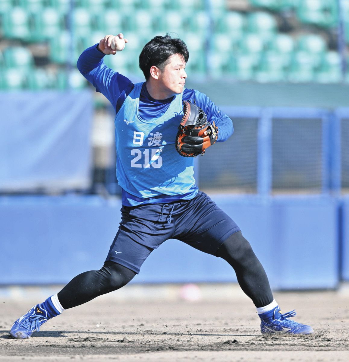 中日の育成ドラフト1位・日渡がフリー打撃で「新人第1号」となる柵越え本塁打：中日スポーツ・東京中日スポーツ 1571