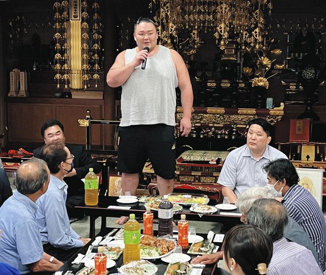 朝乃山関「高砂部屋一同頑張る」 宿舎の蟹江・龍照院で激励会：中日新聞Web