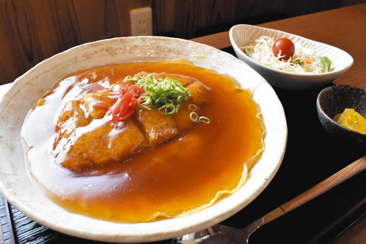 天津飯のような、オムライスのような、カツ丼のような看板商品 三重県