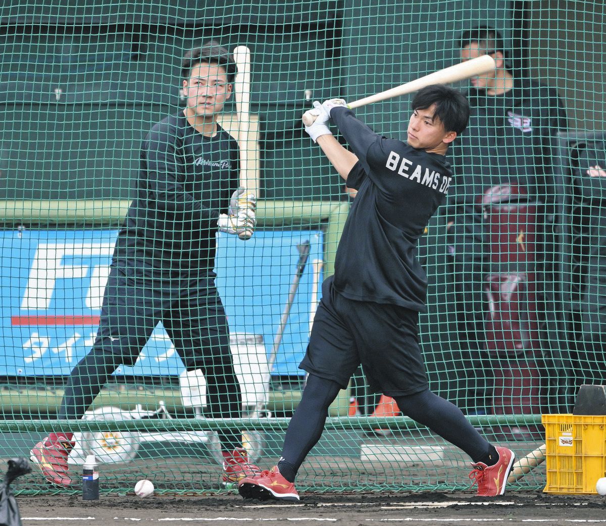 楽天1位・宗山塁、キャンプイン控え沖縄・金武で合同自主トレ 「先輩