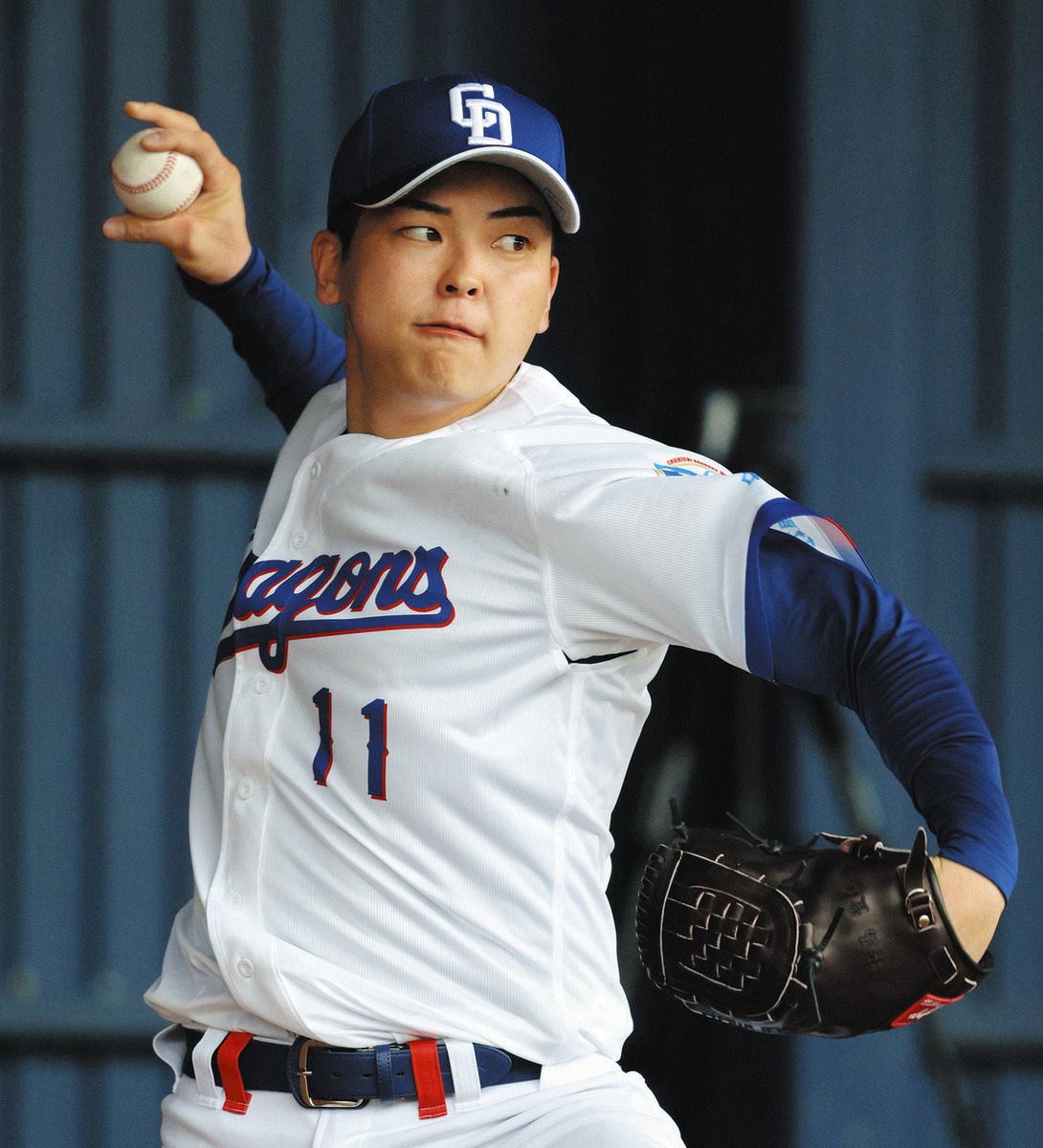 中日ドラ1・中西聖輝、「球種全部投げた」初日から30球！ 金丸、松山