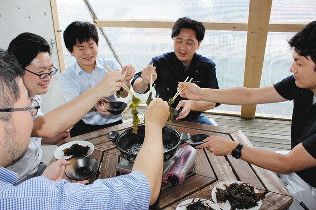 コンブ ワカメ 名物料理に 川の駅新湊 試食会 北陸中日新聞web コンブ ワカメ 名物料理に 川の駅新湊 試食会 北陸中日新聞web