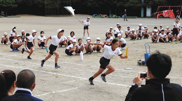 声なし応援 学年別開催など 運動会が様変わり 中日新聞しずおかweb