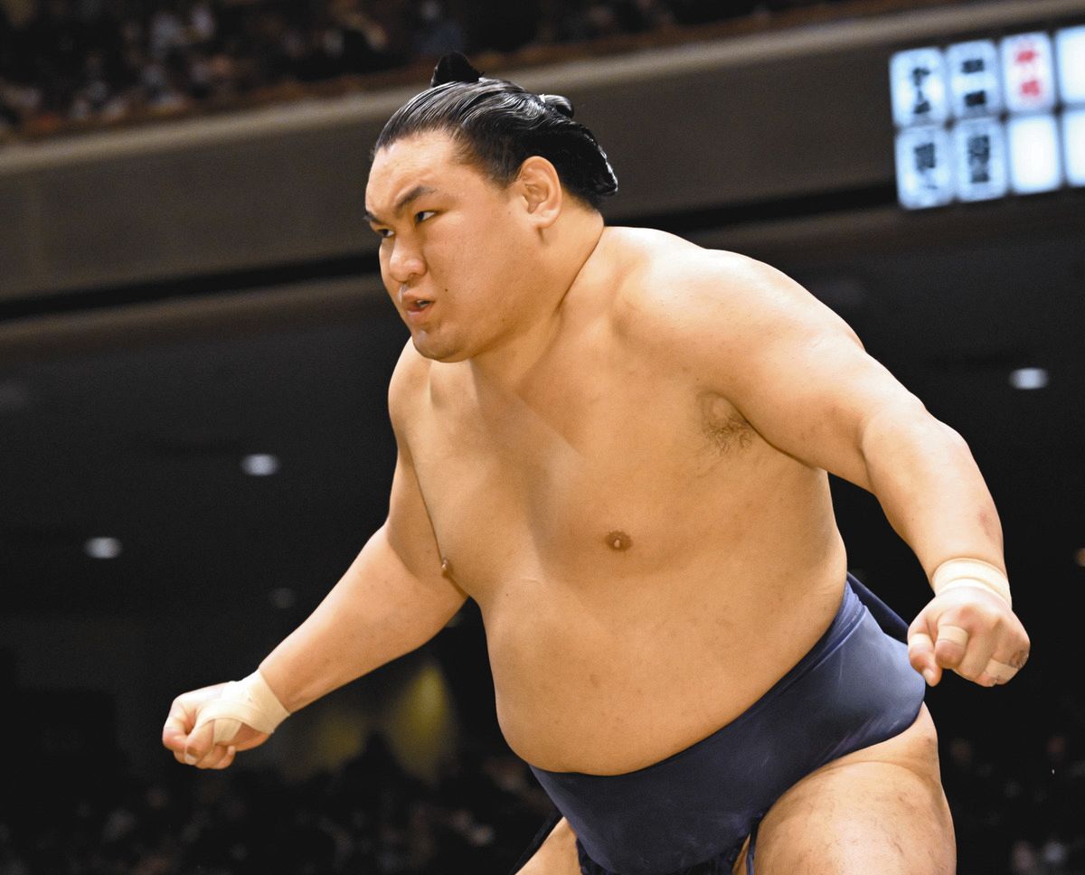 豊昇龍、千代翔馬との激しいにらみ合いからの一戦制し勝ち越し 12日目もトップ金峰山を気迫で迎え撃つ【大相撲初場所】:中日スポーツ・東京中日スポーツ