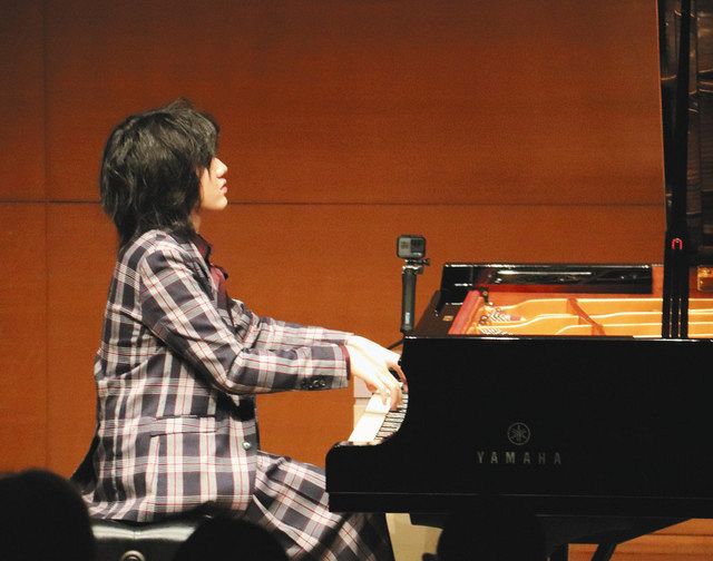 紀平凱成のピアノを始めた切っ掛けを説明。