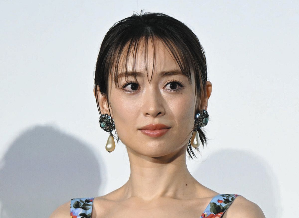 夫は日本代表イケメンDF…37歳女優の「美しいぃぃぃ」近影オフショットに感謝の声相次ぐ、「日本の危機、何度も救った 」「旦那頑張ってたね」：中日スポーツ・東京中日スポーツ
