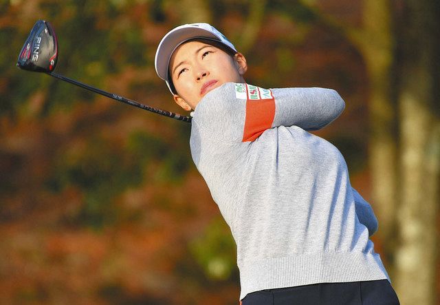 渋野日向子は14位浮上 17番は池ポチャから粘ってパーオン イーグル並みにうれしかった 逆襲誓う 中日スポーツ 東京中日スポーツ