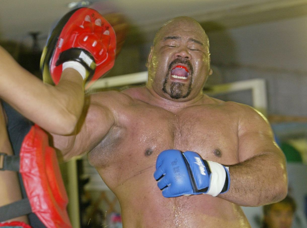 元幕内・戦闘竜、初優勝の魁皇とパレード、格闘家時代【写真複数枚】：中日スポーツ・東京中日スポーツ