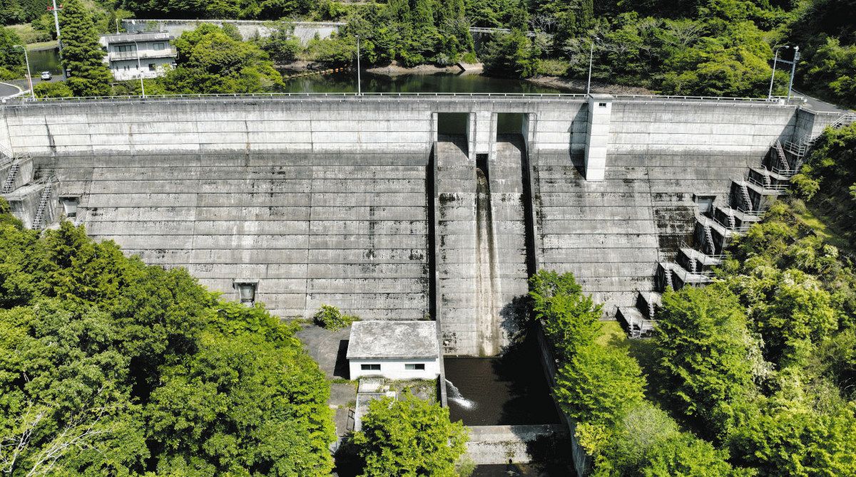 自分だけのダムカード撮影を 伊賀・滝川ダムにフォトフレーム設置：中