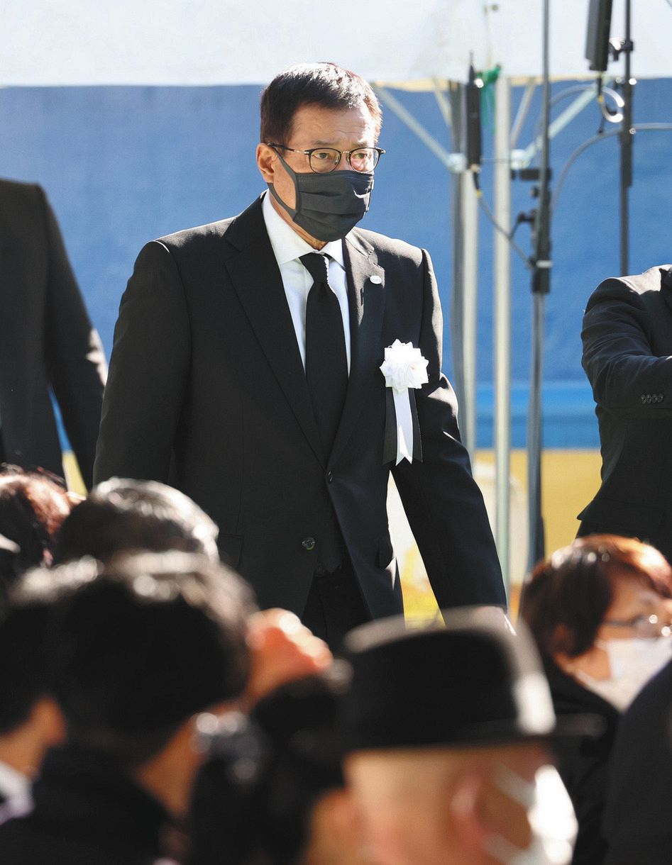 巨人・原監督「僕とは経験もレベルも全く違う…さんぜんと輝く