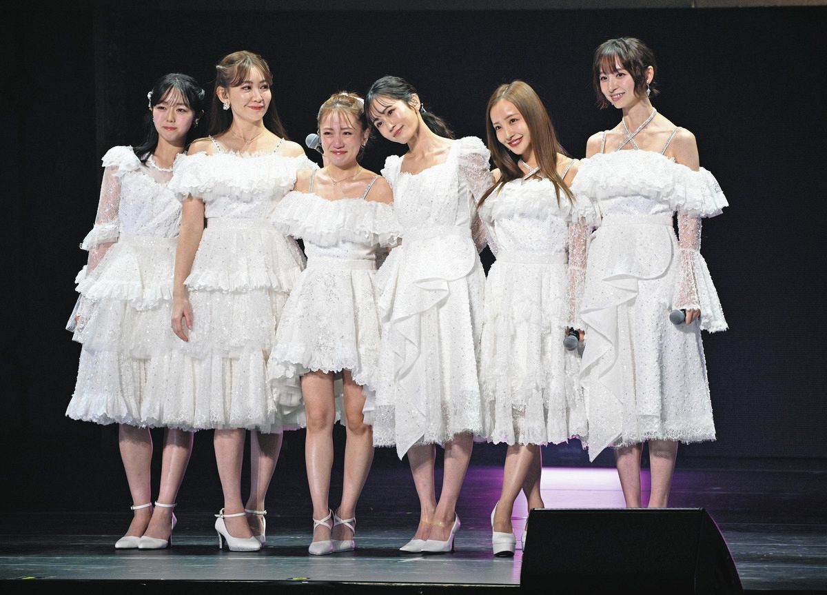 AKB48が日本武道館での20周年記念公演で千秋楽 アンコールでは現役