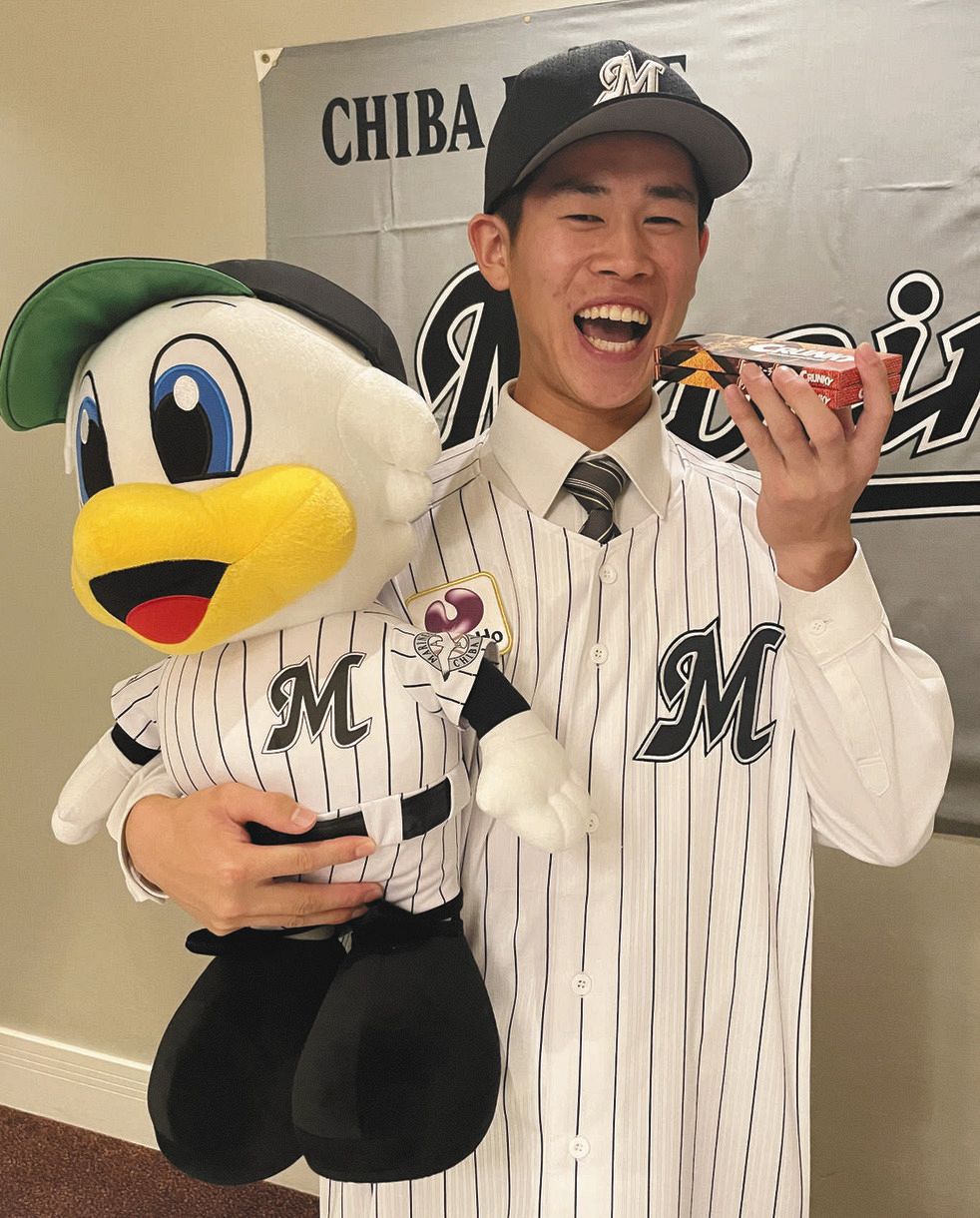 【ロッテ】育成1位の田中楓基と仮契約「好きなお菓子はクランキーチョコです！」さっそくアピール