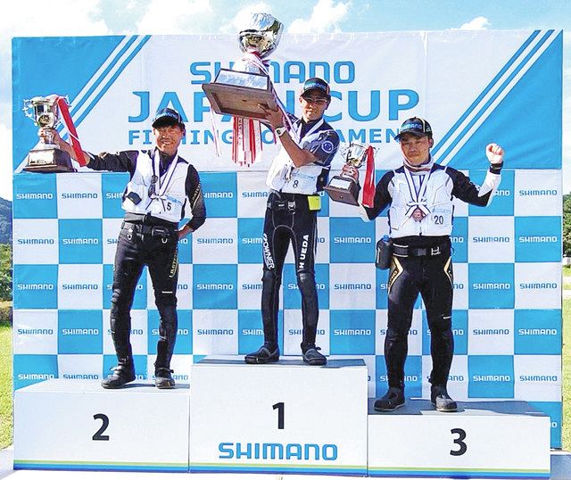 上田^_^ 上田弘幸選手念願初V シマノJC鮎全国大会 岐阜・郡上長良川：中日