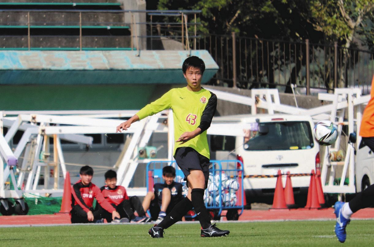 J1名古屋 U 18の2選手を2種登録 沖縄キャンプに同行したmf甲田英将 吉田温紀 13日神戸戦から出場可 中日スポーツ 東京中日スポーツ