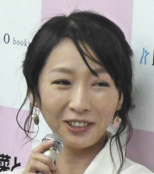 酒井若菜 駅のベンチでぐっときた 代男性 30代男性 私 50代男性 ファンの琴線もくすぐる 中日スポーツ 東京中日スポーツ 酒井若菜 駅のベンチでぐっときた 代男性 30代男性 私 50代男性 ファンの琴線もくすぐる 中日スポーツ 東京中日スポーツ
