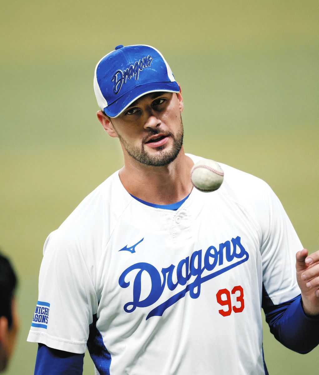 お城に興味津々の中日・マラー、岐阜城背に来日初勝利へいざ長良川の陣