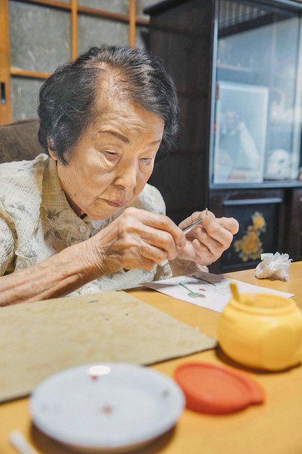 92歳 新聞ちぎり絵 あふれる生命力 福井で原画展：日刊県民福井Web