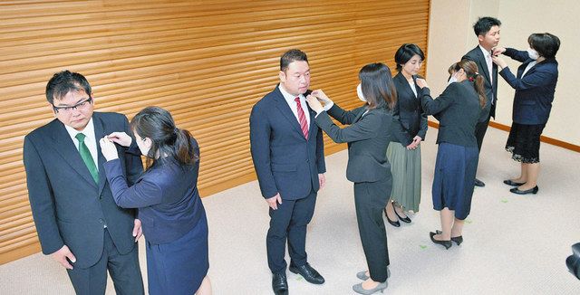 長崎県議会議員バッジ14金♪ うれ