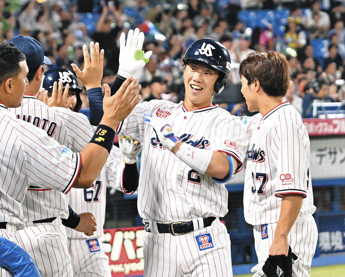 ヤクルト・古賀優大、2点差9回2死から代打で初球打ち同点2ラン！敗戦