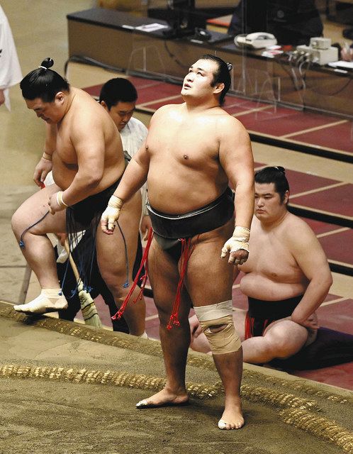 千代の国、先代師匠命日に幕下優勝：中日新聞Web