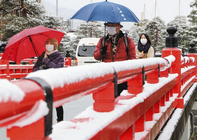 各地で積雪 真冬の装い 飛騨の高山中心部では今季初 中日新聞web