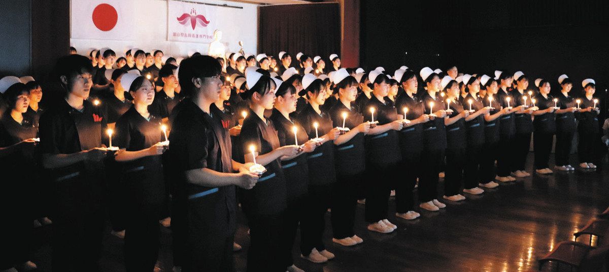 看護の道 誓い新た 高岡の専門学校 戴帽式：北陸中日新聞Web