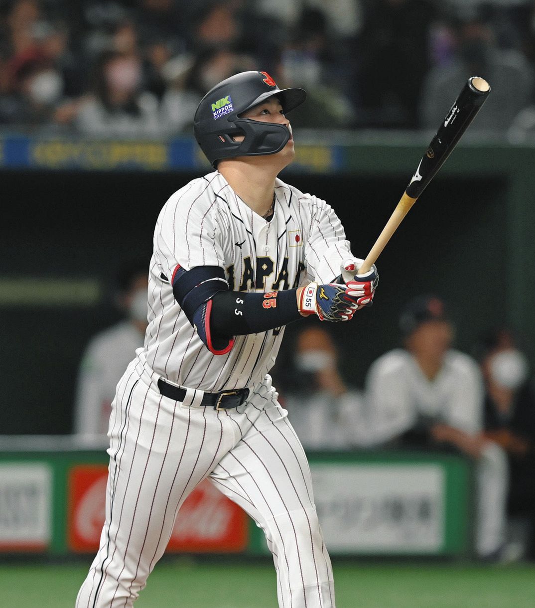 村上宗隆、侍ジャパンでも村神様！ 6回先頭でソロ本塁打、貴重な追加点