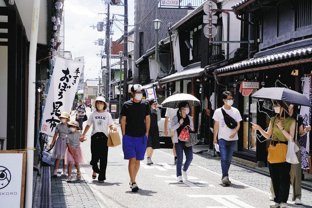 県内観光地の人出 コロナ前に戻らず ３年ぶり行動制限ないお盆 中日新聞web