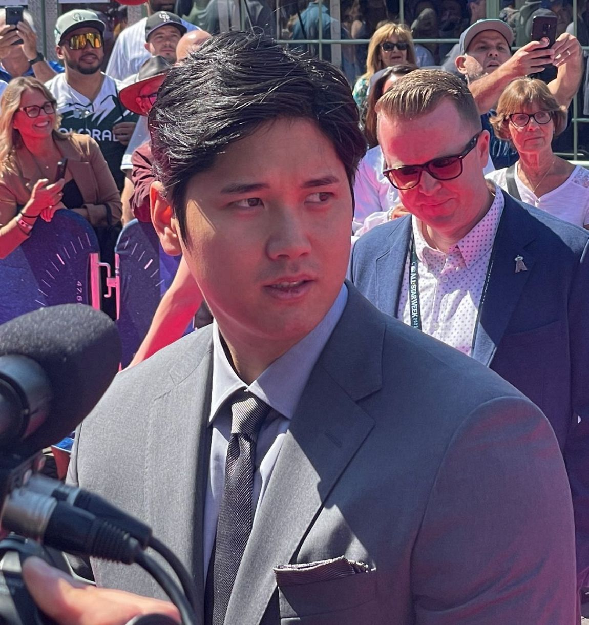 大谷翔平の1015億円契約、安倍派裏金騒動と対比する声 「寒暖差の激しさにめまい」「自民党ならどのくらいで稼げますか？」：中日スポーツ・東京