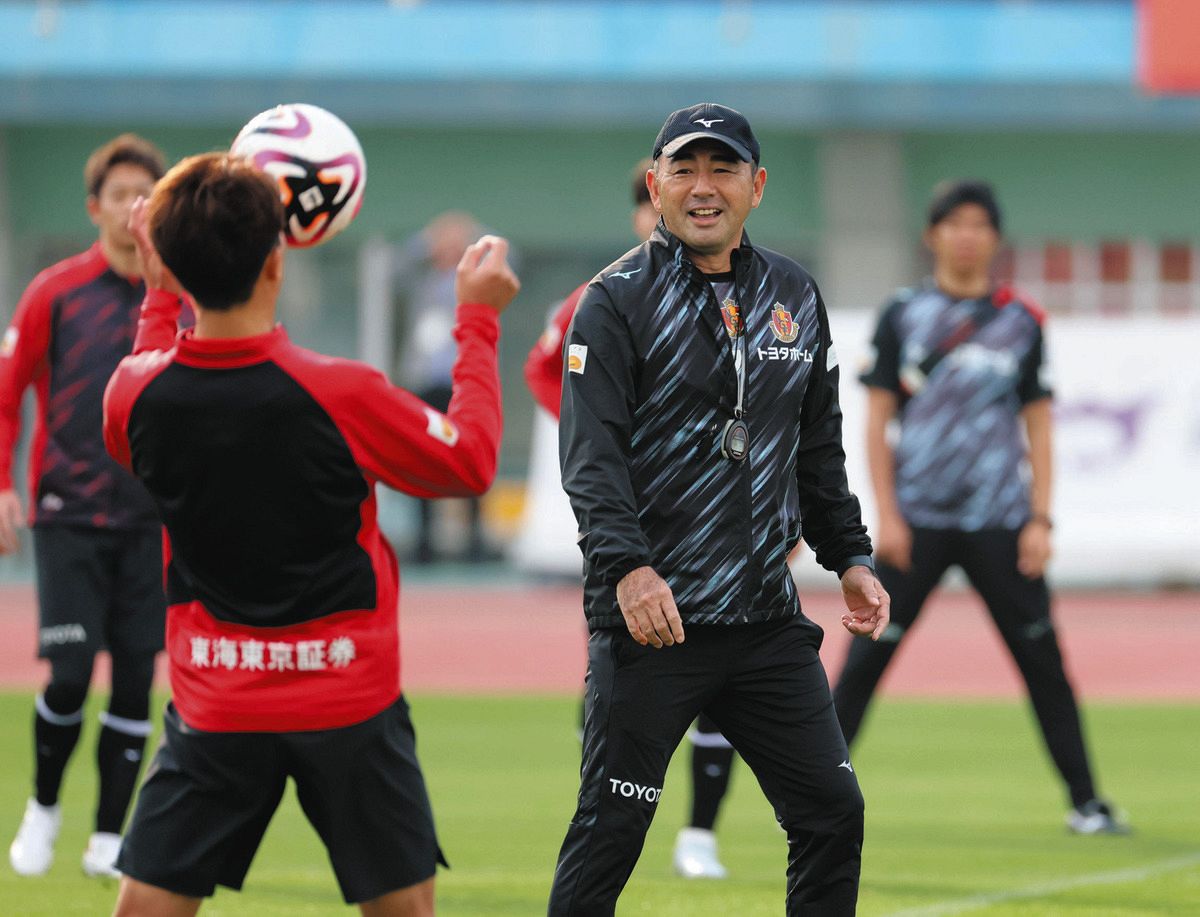 J1名古屋・長谷川健太監督「チームづくり、体づくり」沖縄での1次キャンプスタート 今季の主将は「見ながら」：中日スポーツ・東京中日スポーツ