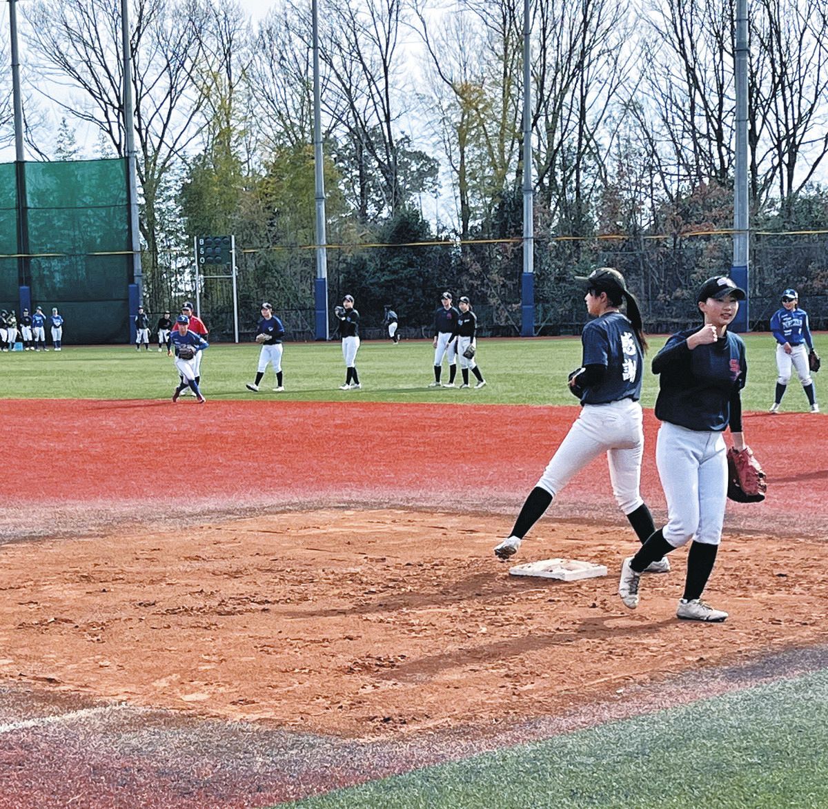 東海学院大、東海ネクサス、佐久長聖高の女子選手の合同練習