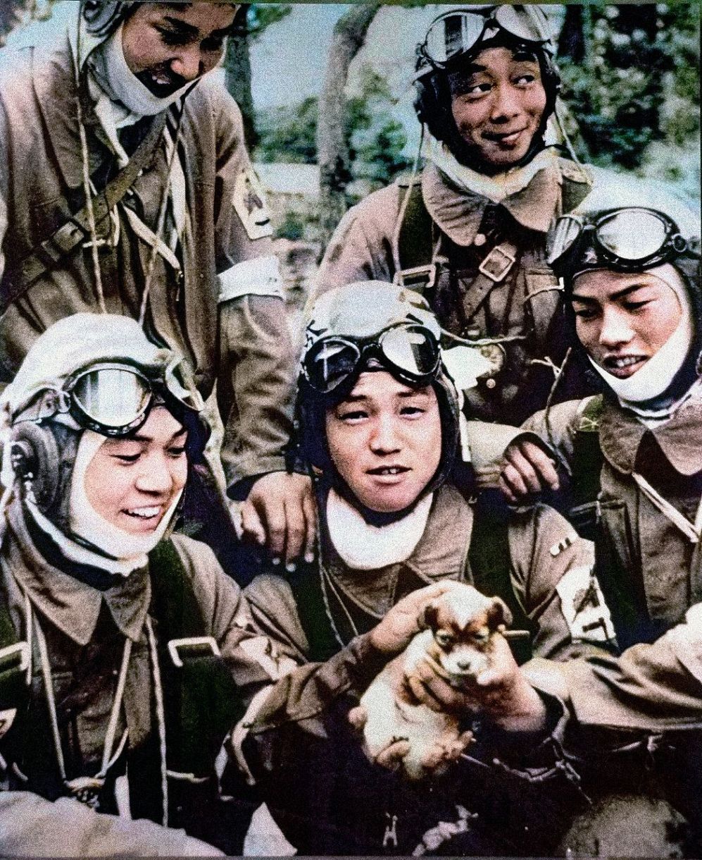 戦後せんご７５年 なるほど 取材しゅざいノート 白黒写真しろくろしゃしんのカラー化か ８月１５日 中日新聞web